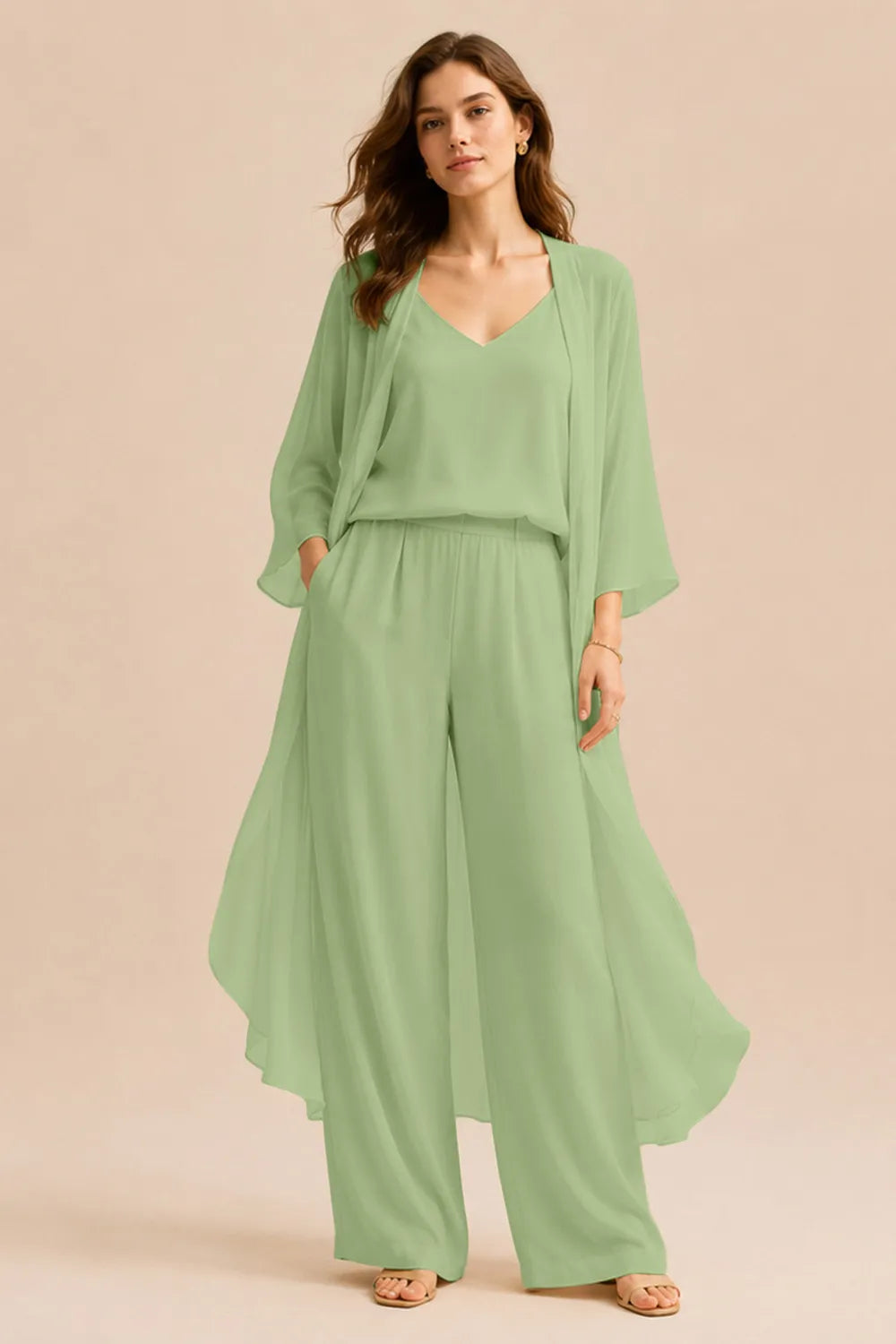 Set raffinato composto da canotta, giacca in chiffon e pantaloni