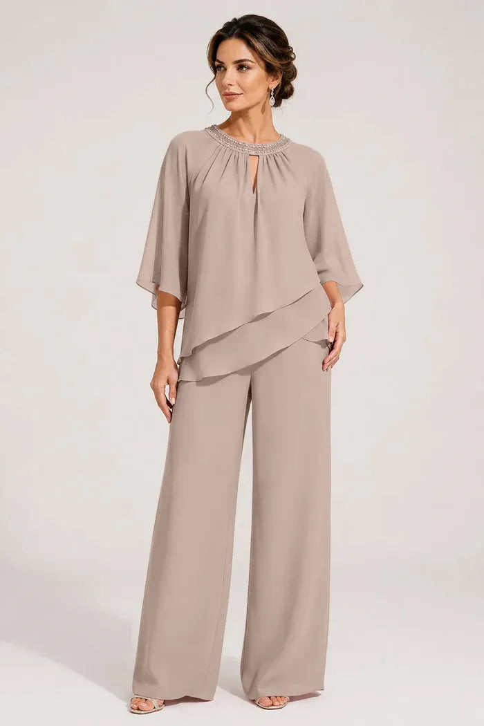 Elegante completo pantalone formale con scollo a goccia