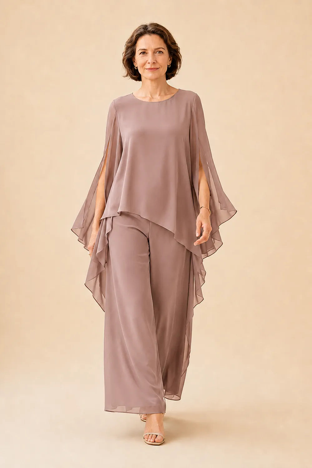 Completo pantalone con sopra in chiffon fluente per madre della sposa