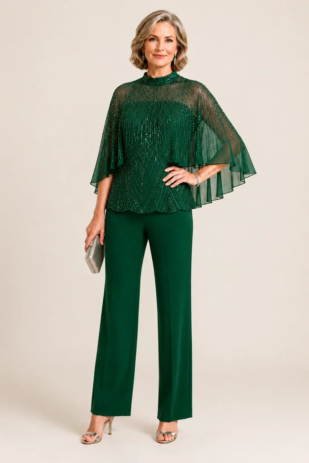 Completo pantalone con cappa in mesh di paillettes e collo alto