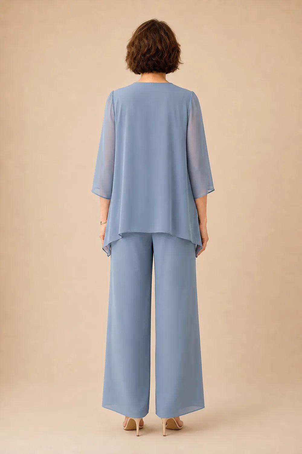 Completo pantalone in chiffon con sopragonna per la madre della sposa